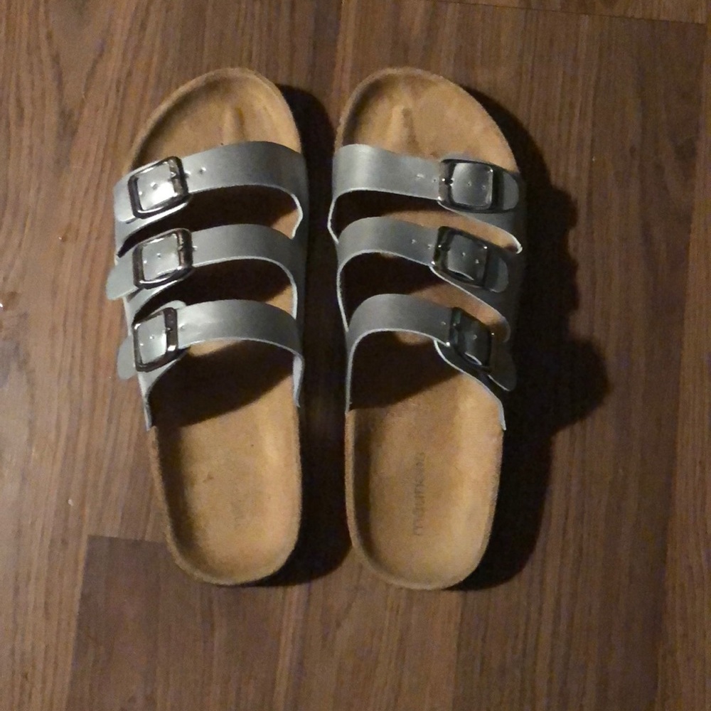 Size 9 sandals from Maurice’s. Worn twice.